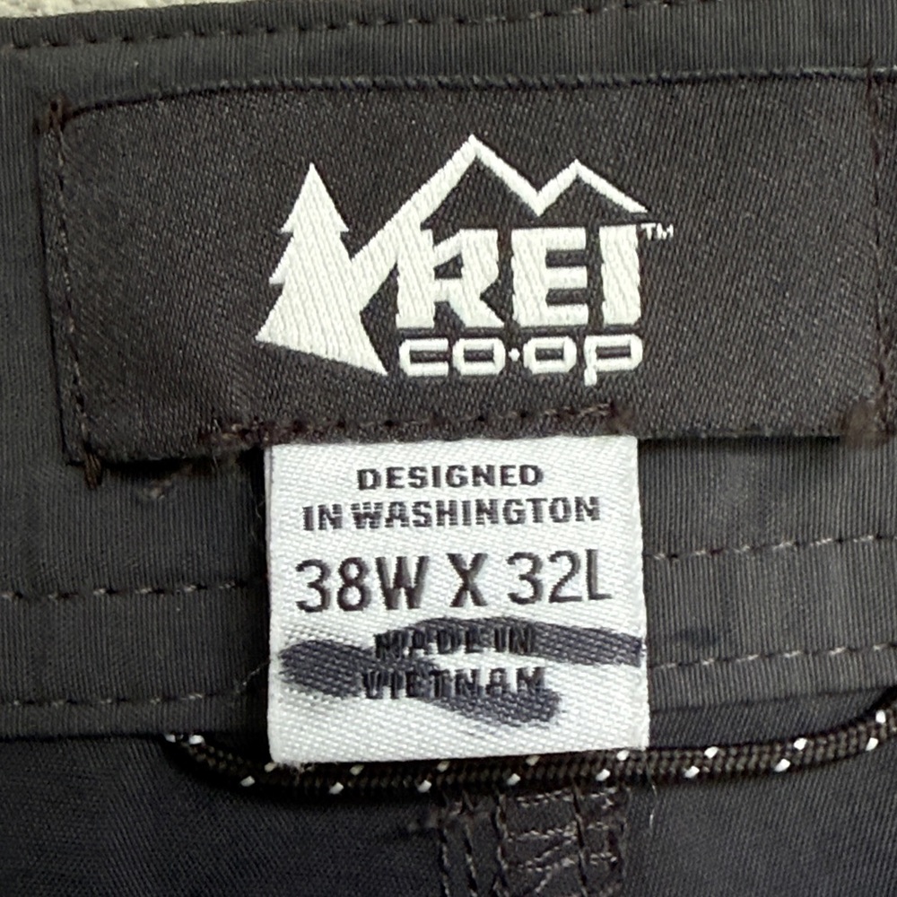 REI Co-op Men’s Gray Nylon Convertible Pants/Shorts Size 38x32 - Picture 3 of 11